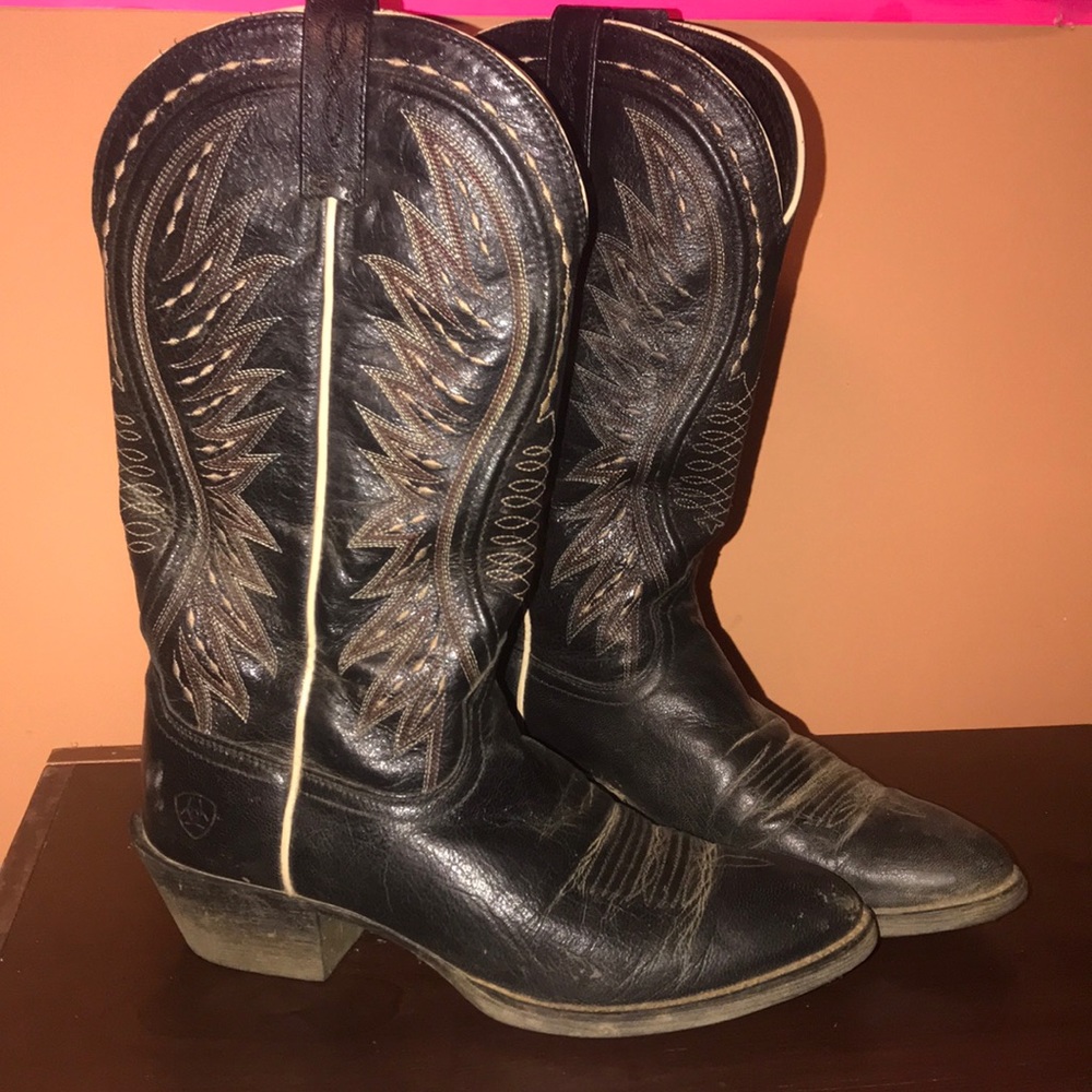 Black Ariat boots